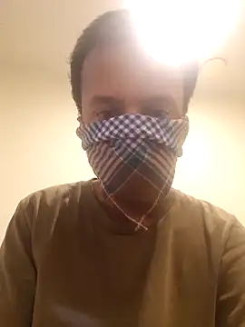 Snapshot of adamandy25 chatting on December 15, 6:28 am adamandy25 online show from December 15, 6:28 am