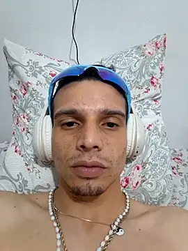 Snapshot of Magrin888 chatting on February 5, 12:37 am Magrin888 online show from February 5, 12:37 am