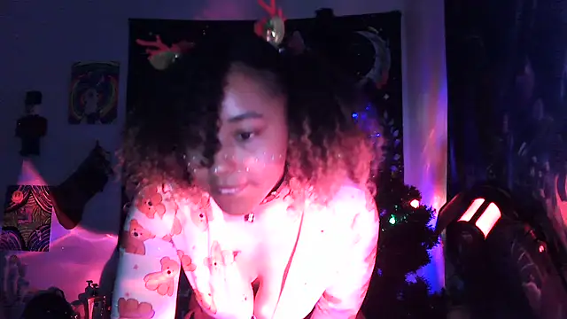HonneyBunnyXO online show from December 20, 11:17 am