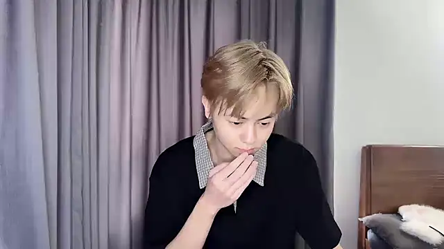 Snapshot of hafabva chatting on February 11, 2:27 am hafabva online show from February 11, 2:27 am