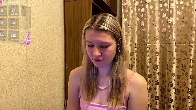 Snapshot of SkyeDavis chatting on January 8, 8:11 pm SkyeDavis online show from January 8, 8:11 pm