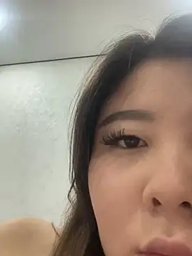 Snapshot of Sarah2127 chatting on February 20, 12:05 pm Sarah2127 online show from February 20, 12:05 pm