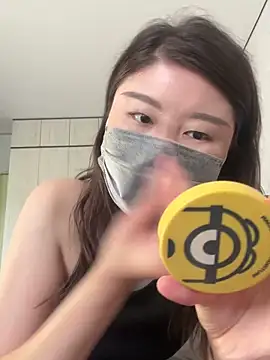 Snapshot of Sarah2127 chatting on March 20, 11:26 am Sarah2127 online show from March 20, 11:26 am