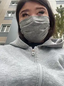 Snapshot of Sarah2127 chatting on April 10, 9:25 am Sarah2127 online show from April 10, 9:25 am
