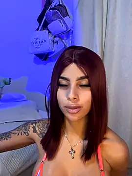 Snapshot of Summer_09 chatting on January 6, 5:00 am Summer 09 online show from January 6, 5:00 am