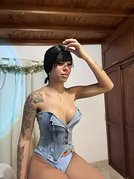 Snapshot of Summer_09 chatting on January 19, 3:21 am Summer 09 online show from January 19, 3:21 am