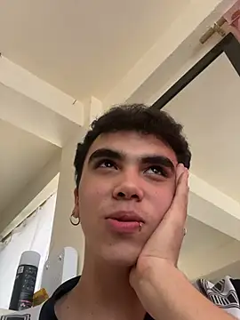 Snapshot of Kheyler_1 chatting on March 9, 10:25 pm Kheyler 1 online show from March 9, 10:25 pm