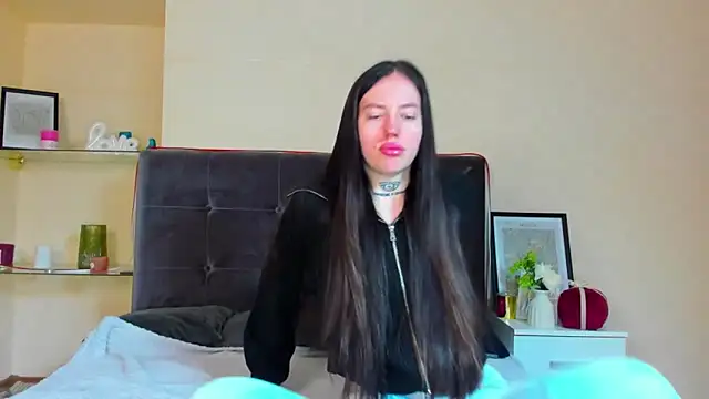 AdrianaCult online show from March 25, 6:19 am