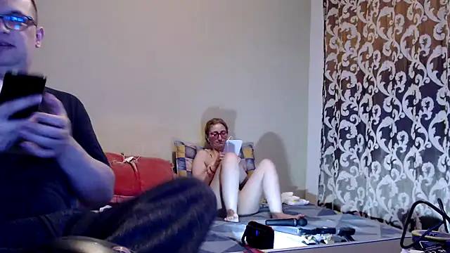 yunis32 online show from March 1, 6:00 pm