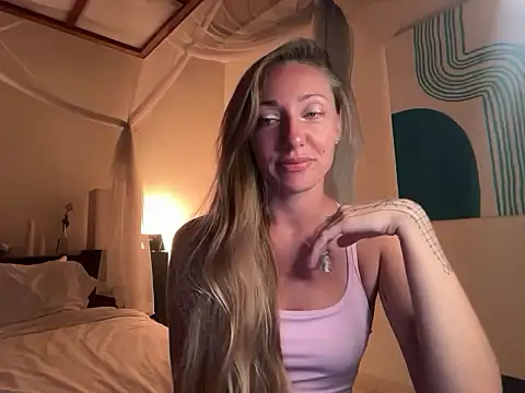 OpheliaRoxx online show from April 1, 1:41 pm