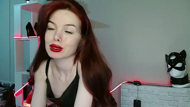 hot neighbor online show from May 10, 5:51 pm