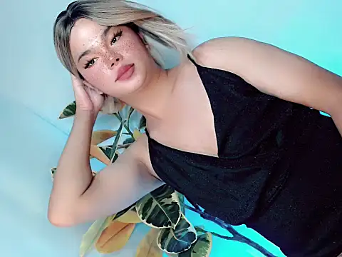 Snapshot of Shaneloveme chatting on June 4, 7:31 pm Shaneloveme online show from June 4, 7:31 pm