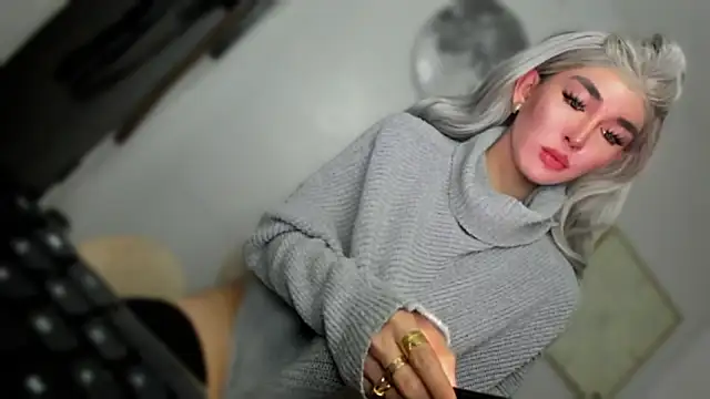 Snapshot of mxshemale_ladyboy chatting on March 13, 6:25 pm mxshemale ladyboy online show from March 13, 6:25 pm