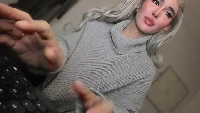 Snapshot of mxshemale_ladyboy chatting on March 14, 8:03 pm mxshemale ladyboy online show from March 14, 8:03 pm