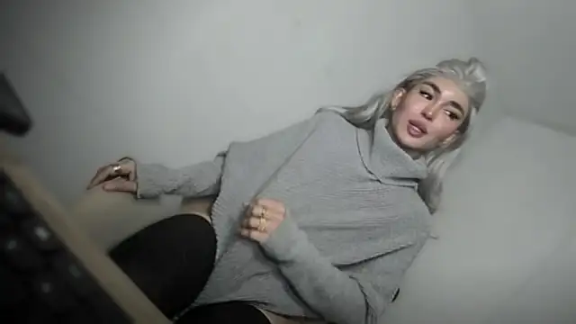 Snapshot of mxshemale_ladyboy chatting on March 17, 7:28 pm mxshemale ladyboy online show from March 17, 7:28 pm