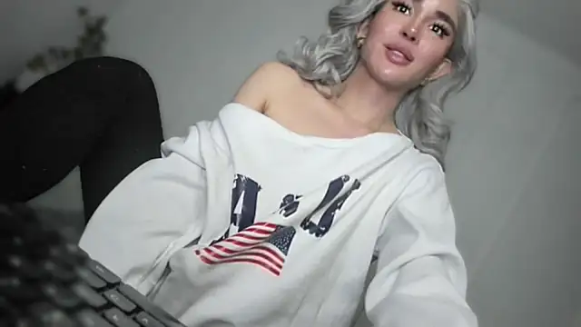 Snapshot of mxshemale_ladyboy chatting on April 4, 12:42 am mxshemale ladyboy online show from April 4, 12:42 am