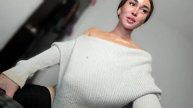 mxshemale ladyboy online show from May 15, 7:21 pm