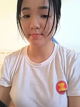 Snapshot of Sisilaydy_01 chatting on August 2, 8:24 am Sisilaydy 01 online show from August 2, 8:24 am
