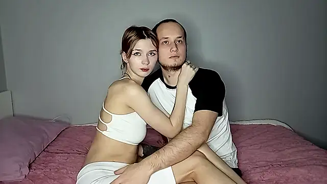 Pearl couple online show from January 8, 7:27 pm