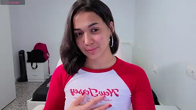 MiaMorenoo online show from January 31, 7:56 pm