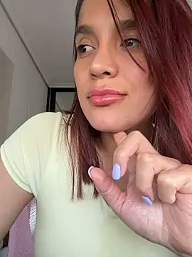 Snapshot of lara_beker chatting on April 5, 5:43 pm lara beker online show from April 5, 5:43 pm