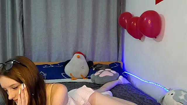 Snapshot of LisaBoddy chatting on February 24, 2:59 pm LisaBoddy online show from February 24, 2:59 pm