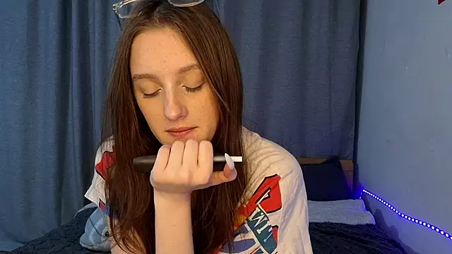 Snapshot of LisaBoddy chatting on March 17, 4:54 pm LisaBoddy online show from March 17, 4:54 pm