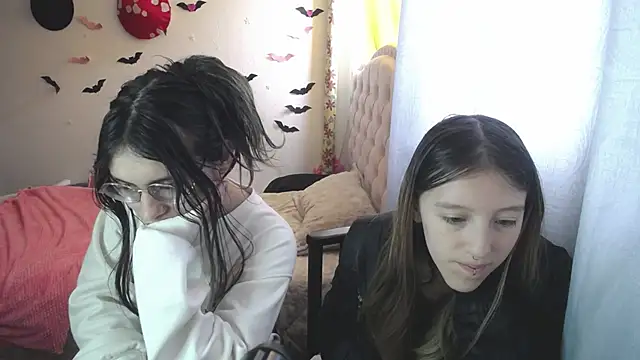 Snapshot of Briar_y_Blair chatting on March 5, 2:35 pm Briar y Blair online show from March 5, 2:35 pm