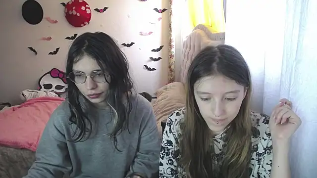 Snapshot of Briar_y_Blair chatting on March 12, 4:13 pm Briar y Blair online show from March 12, 4:13 pm