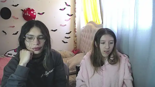 Snapshot of Briar_y_Blair chatting on March 14, 2:11 pm Briar y Blair online show from March 14, 2:11 pm