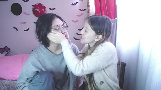 Snapshot of Briar_y_Blair chatting on March 27, 4:18 pm Briar y Blair online show from March 27, 4:18 pm