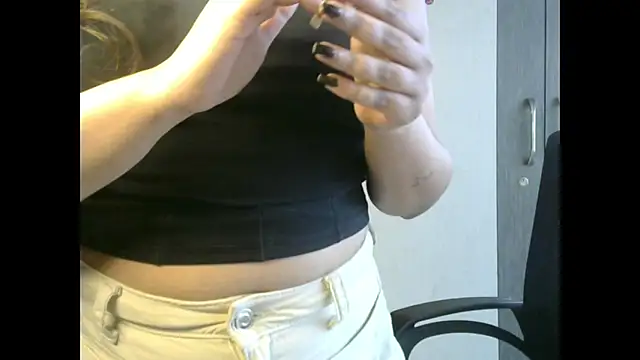 Snapshot of Mia_0989 chatting on January 9, 8:28 am Mia 0989 online show from January 9, 8:28 am