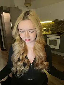 Snapshot of my_liss chatting on February 1, 6:39 pm my liss online show from February 1, 6:39 pm