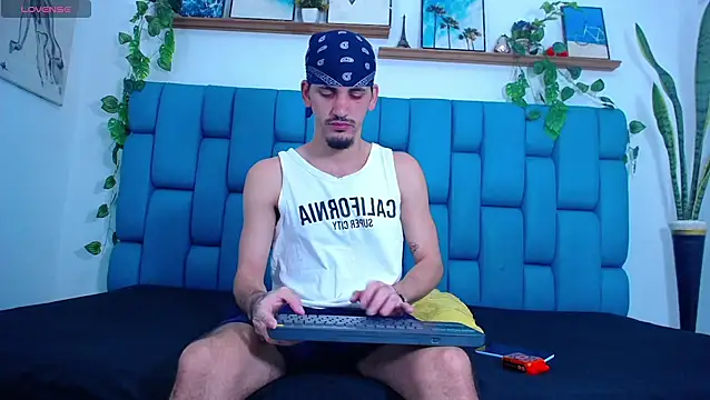 boy Dirty X online show from December 17, 6:47 pm