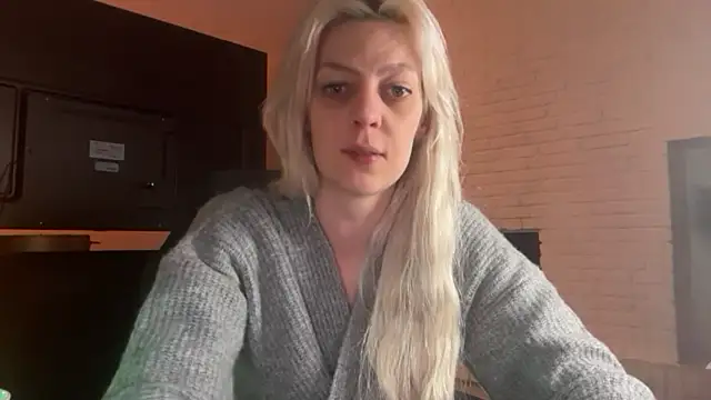 Snapshot of Melina_Diamond chatting on January 7, 2:47 am Melina Diamond online show from January 7, 2:47 am