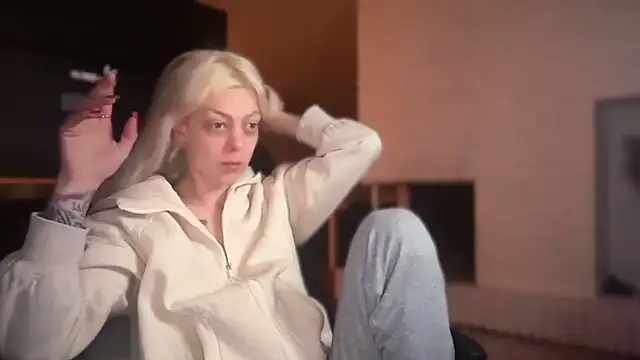 Snapshot of Melina_Diamond chatting on January 13, 4:29 am Melina Diamond online show from January 13, 4:29 am