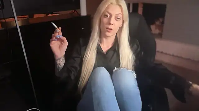 Snapshot of Melina_Diamond chatting on January 15, 9:51 pm Melina Diamond online show from January 15, 9:51 pm