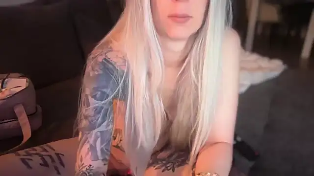 Snapshot of Melina_Diamond chatting on February 1, 7:56 pm Melina Diamond online show from February 1, 7:56 pm