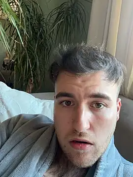 Snapshot of KinkyLovePublic chatting on April 8, 6:46 am KinkyLovePublic online show from April 8, 6:46 am