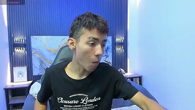 TaylerMiles online show from February 3, 3:48 am