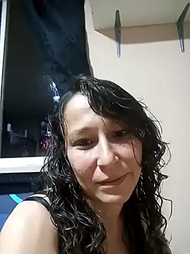 Snapshot of riquimona chatting on December 16, 12:15 am riquimona online show from December 16, 12:15 am