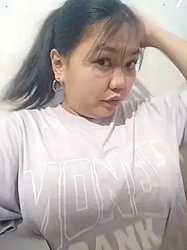 Snapshot of XxSexyPinay4uxX chatting on March 9, 1:53 am XxSexyPinay4uxX online show from March 9, 1:53 am