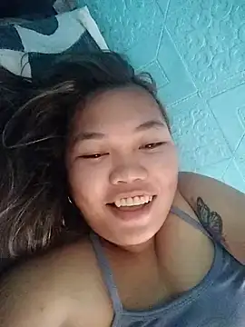 Snapshot of XxSexyPinay4uxX chatting on March 28, 12:32 am XxSexyPinay4uxX online show from March 28, 12:32 am