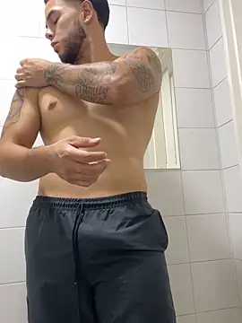 Snapshot of Kevinblesdd chatting on March 16, 9:13 am Kevinblesdd online show from March 16, 9:13 am