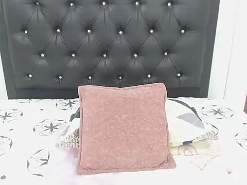 Queenbusty1 online show from January 10, 2:13 am