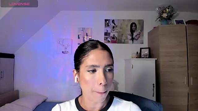 Snapshot of VEROSlen- chatting on March 15, 4:18 am VEROSlen- online show from March 15, 4:18 am