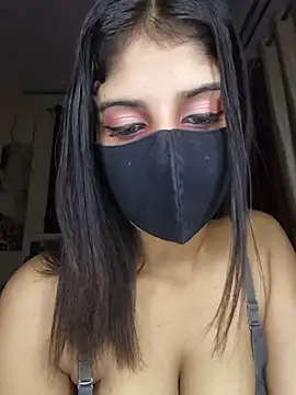 Snapshot of Zaayaa_2 chatting on May 30, 7:55 pm Zaayaa 2 online show from May 30, 7:55 pm