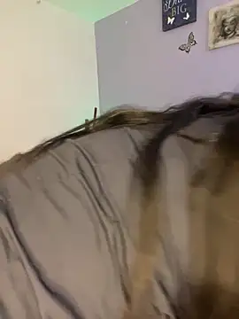 Snapshot of Amyy_1 chatting on April 1, 9:01 pm Amyy 1 online show from April 1, 9:01 pm