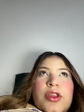 Snapshot of melanie_hh1 chatting on December 19, 4:52 am melanie hh1 online show from December 19, 4:52 am