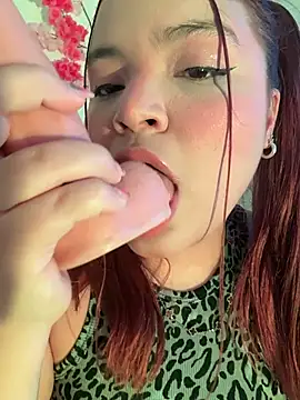 Snapshot of melanie_hh1 chatting on January 18, 9:29 pm melanie hh1 online show from January 18, 9:29 pm